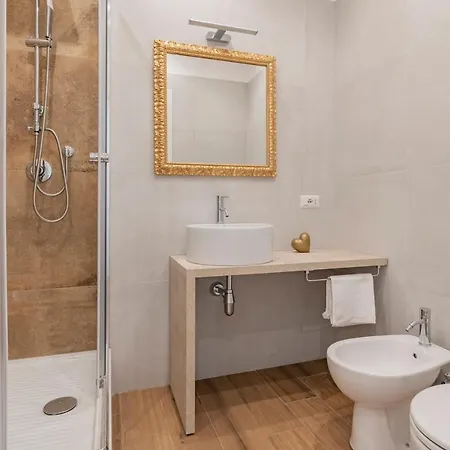 Leo's Colosseum - Private